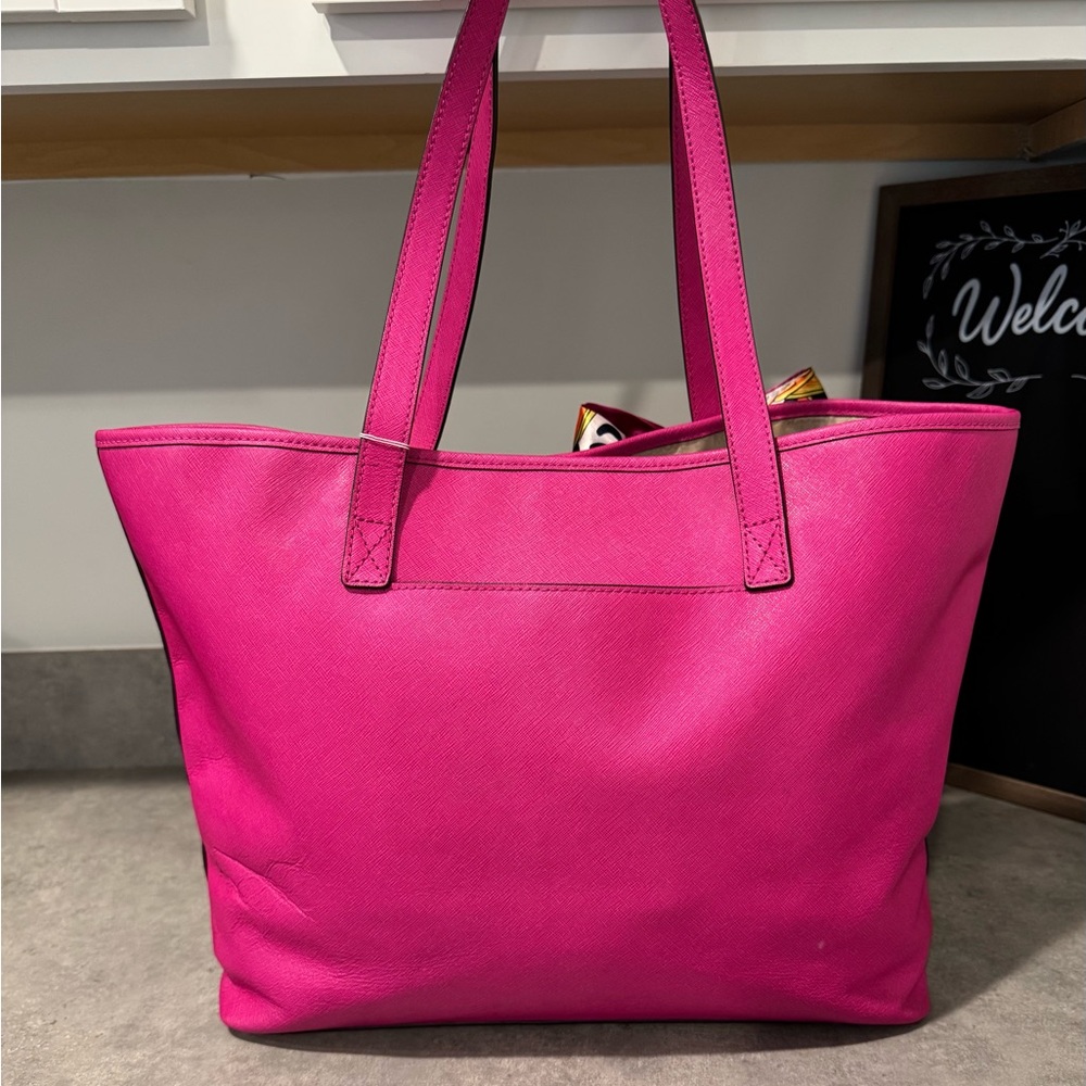 Michael Michael Kors Pink Tote! Preowned!! - Picture 3 of 12
